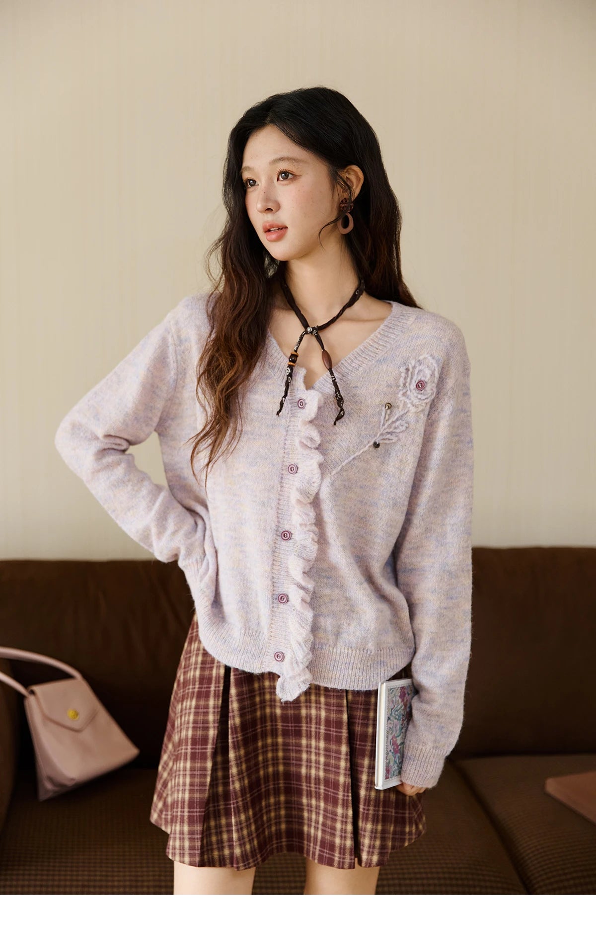 MISHOW Knitted Cardigan Women 2025 Autumn French Style Flower Embroidered V-neck Cardigan Luxury Long-sleeved Top MXE47Z2498