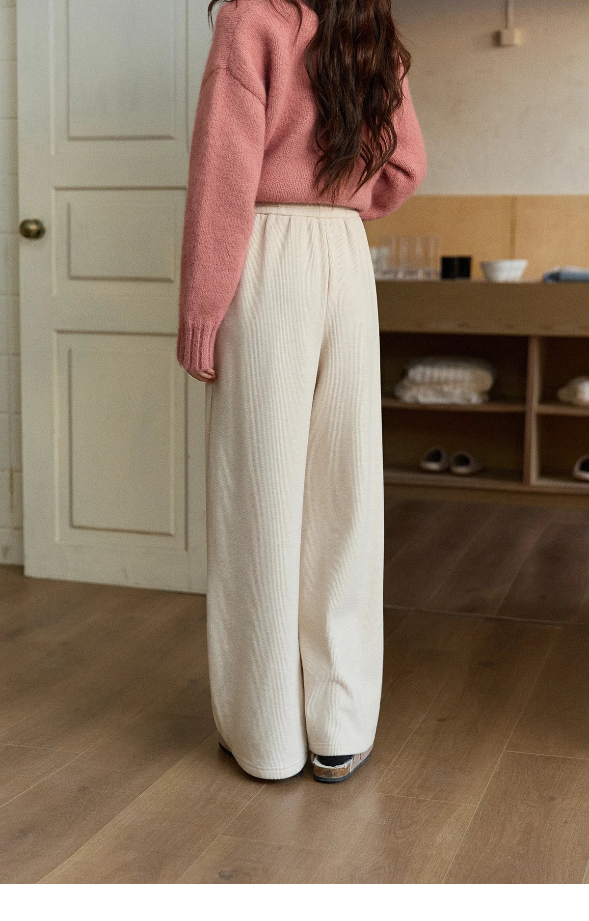 MISHOW Women's Fleece Lined Straight Knit Pants 2025 Autumn Winter Elastic Waist Casual Commute Trousers with Pockets MXE92K1131