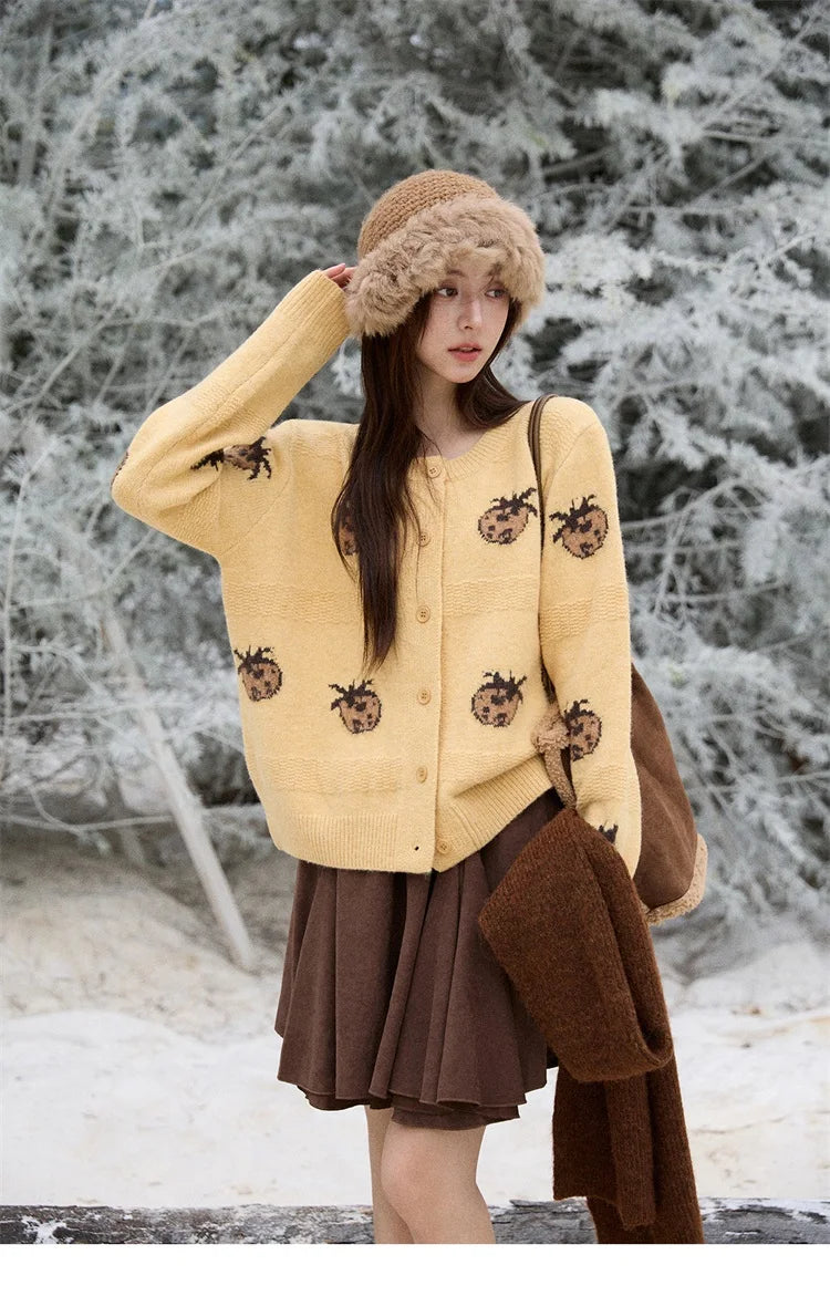 MISHOW Cardigan Women 2025 Autumn Winter Fashion Fuuny Pineapple Jacquard Round Neck Single-breasted Sweater Woman MXE87Z2752