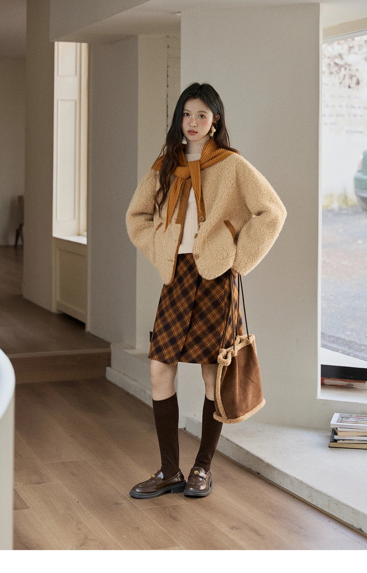 MISHOW Lamb Wool Jacket with Color Blocking Knitted Shawl for Women Winter 2025 Warm Thickened Fur One-piece Coats MXE91W0969