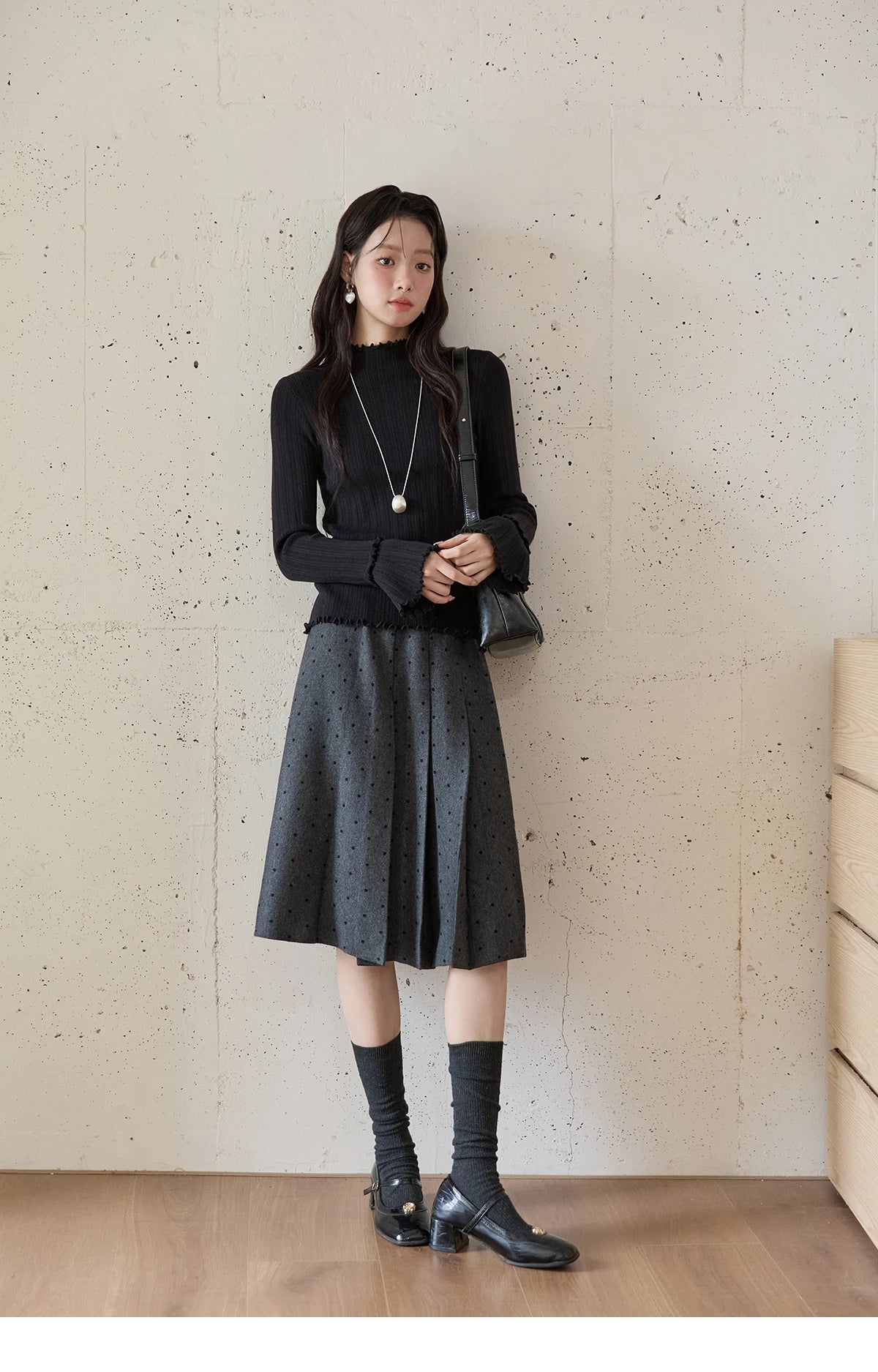 MISHOW Women's Long Sleeve Top 2025 Autumn New Casual Solid Turtleneck Slim Knit Wood Ear Edge Trumpet Sleeve Top MXE51Z2552