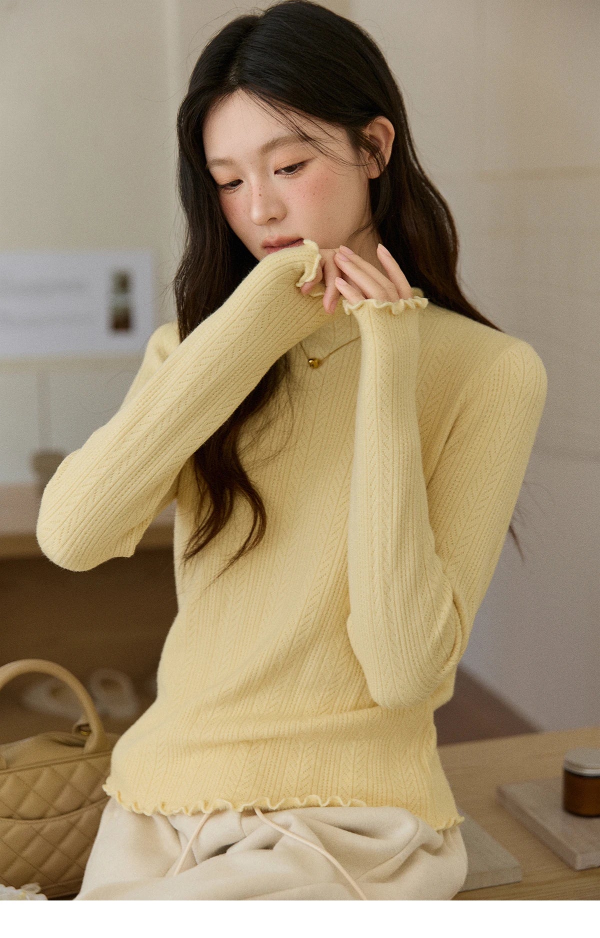 MISHOW Women's One Piece Velvet Thickened Bottom Tops 2025 Winter Versatile Black Fungus Edge Collar Knitted Tops MXE88Z2597