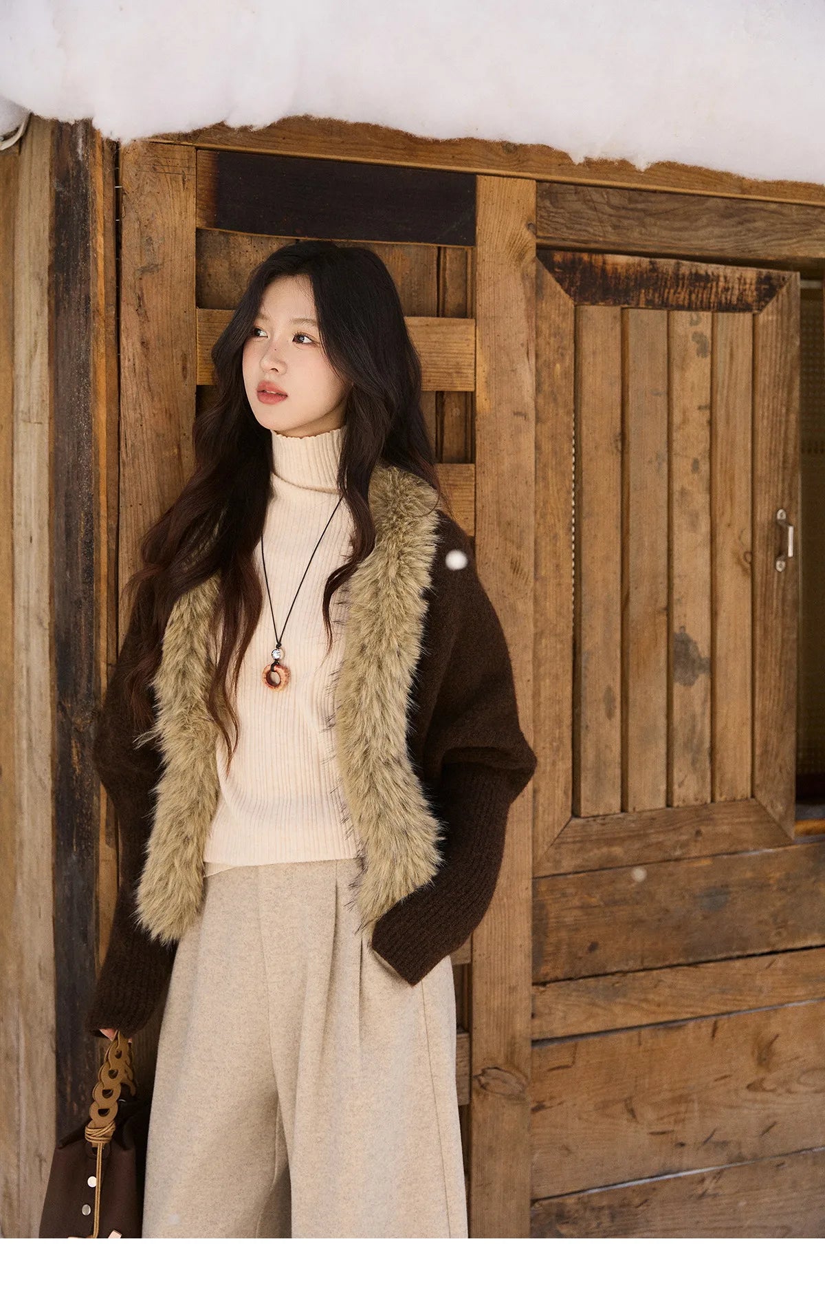 MISHOW Women's Brown Knitted Cardigan 2025 Winter Faux Fur Collar Batwing Sleeve Tops Warm Loose Outerwear Beltless MXE94Z2954