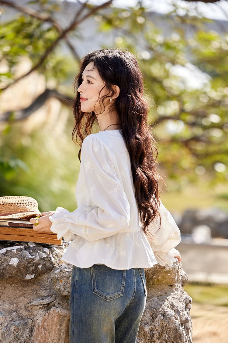 MISHOW Embroidered Blouse Women 2025 Spring New French Elegant Apricot Lace Premium Drawstring Design V Neck Tops MXE11X1708