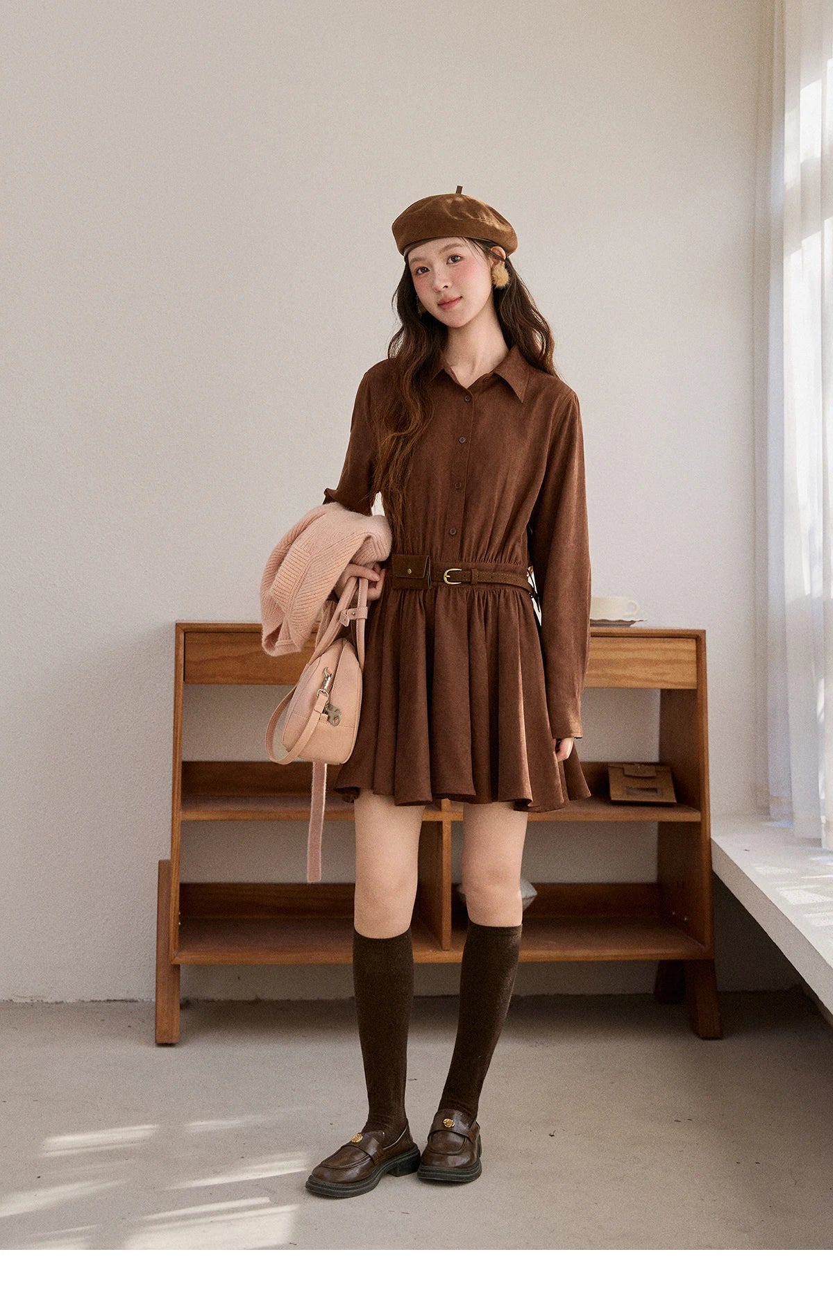 MISHOW Women's Camel Shearling Jacket 2025 Winter Faux Fur Collar Coats Splicing Plaid Horn Button Warm Outerwear MXE91W1002