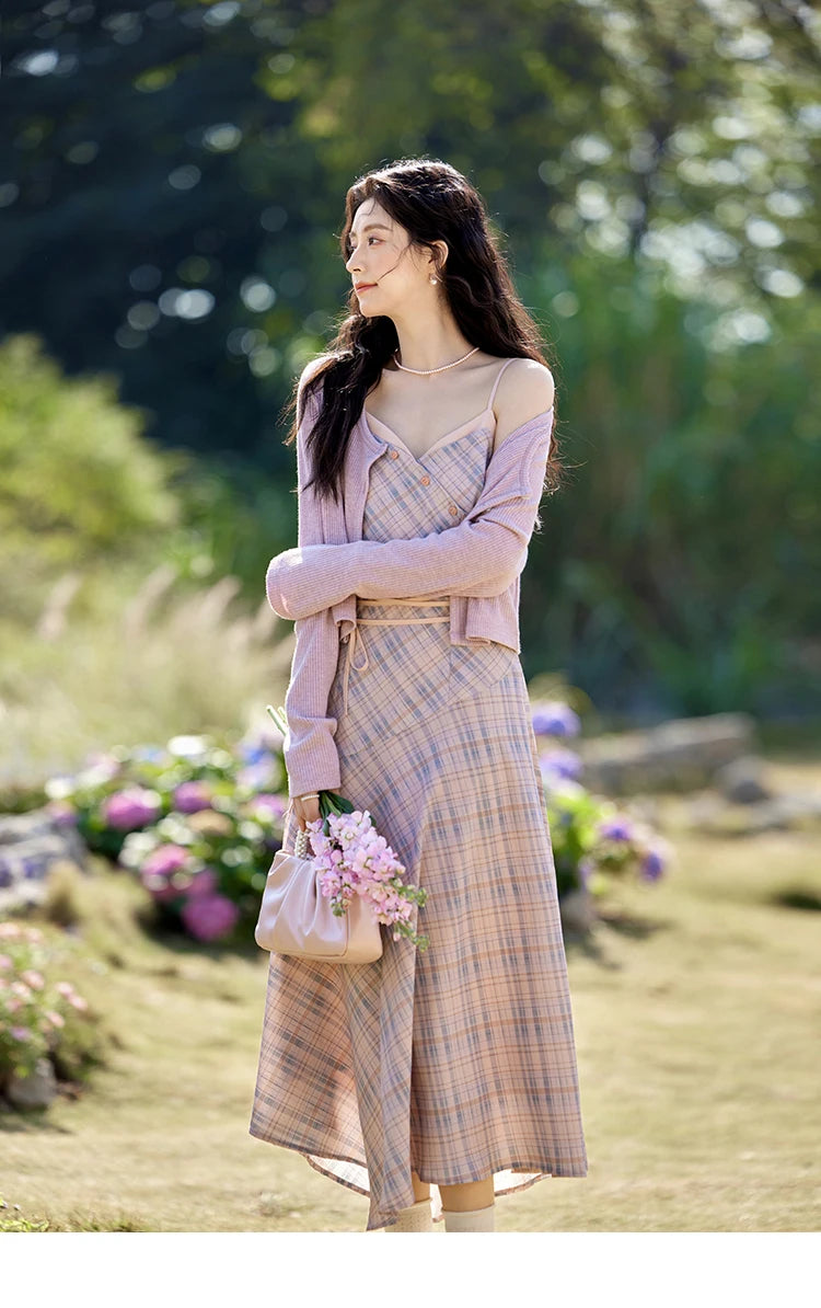 MISHOW Plaid Strap Dress for Women Spring 2025 French V-neck Sleeveless Dress Slim Lace-up Waist Camisole Dresses MXE11L2088