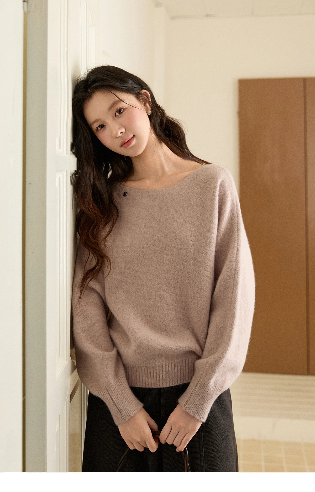 MISHOW Women's Solid Knitted Sweater 2025 Autumn Winter Boat Neck Lantern Sleeve Loose Sweater Soft Warm Pullover Top MXE94Z2984