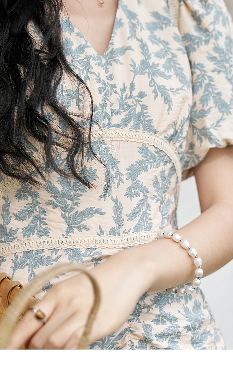 MISHOW French Vintage V-neck Dress 2024 Summer Waist Bubble Sleeve Slim Dress Fragmented Flower Splicing Lace Dresses MXD24L1730