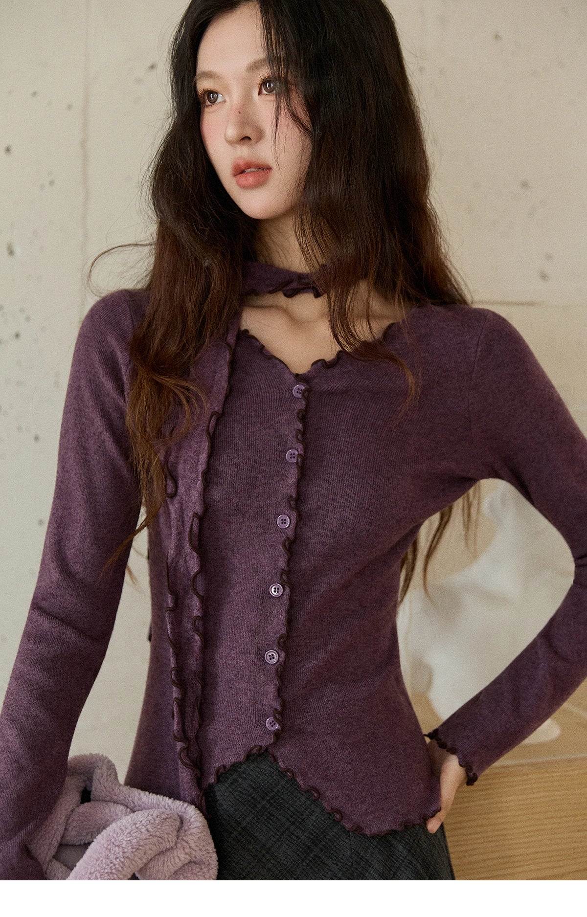 MISHOW New Ruffled Edge Knitted Pullovers for Woman 2025 Retro Slim V-neck Ribbon Knit Top Cmfortable Winter Clothes MXE86Z2728