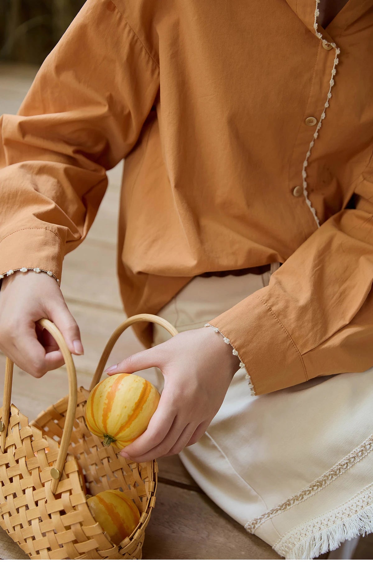 MISHOW Women's 100% Cotton Shirt 2025 Autumn Korean Lapel V-neck Single Breasted Tops Lace Trim Shirts Office Lady MXE43C2377