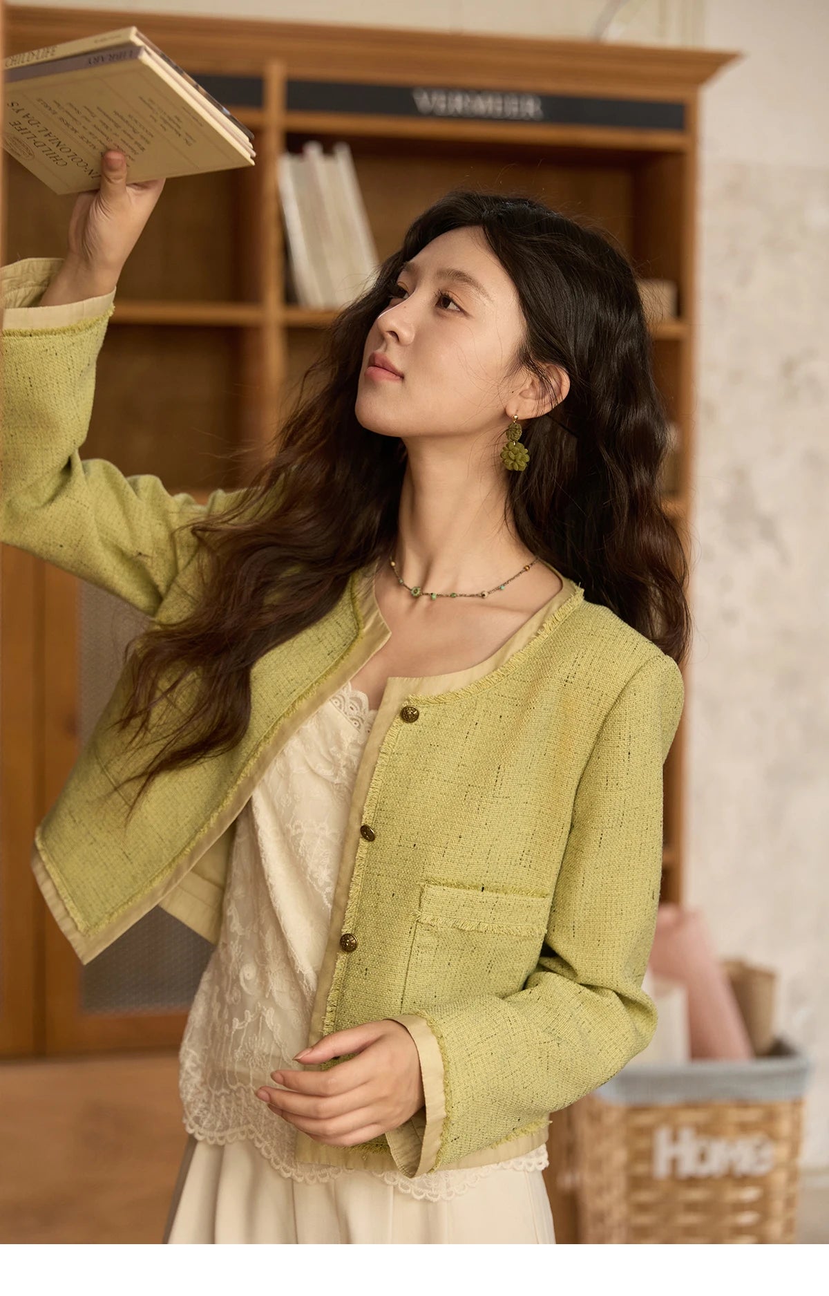 MISHOW Green Fragrant Short Coat 2025 Autumn Korean Single Row Metal Buttons Jackets Symmetric Pocket Commuter Top MXE41W0796