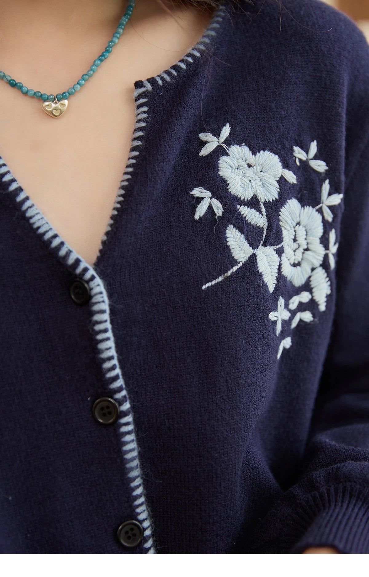 MISHOW Dark Blue Cardigan Women 2025 Autumn New French Vintage Embroidered Knit Cardigan Casual Round Neck Sweater MXE45Z1381