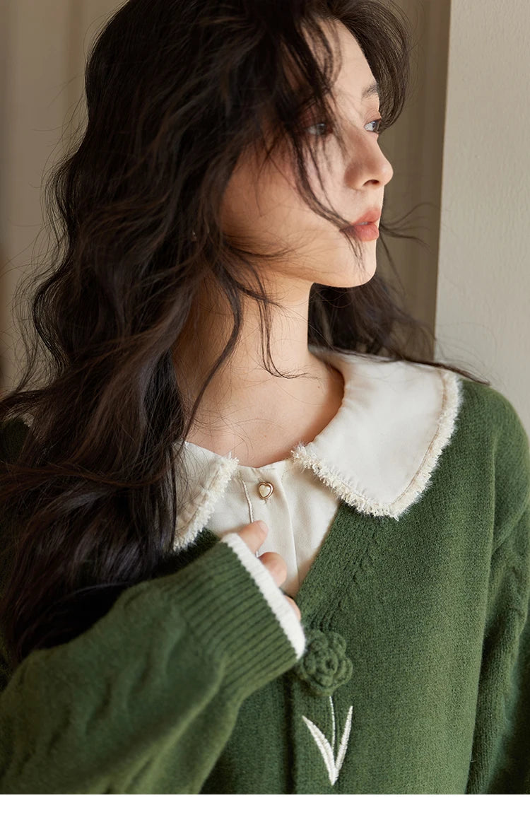 MISHOW Cardigan V-neck Women Three-Dimensional Flowers 2024 Fall Gentle Soft Knitted Sweaters Women Short Tops MXD36Z0894