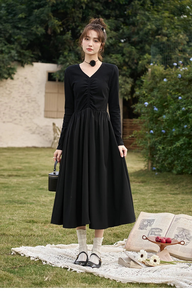 Mishow Black Knitted Smocked V-Neck Dress MXC59L1640
