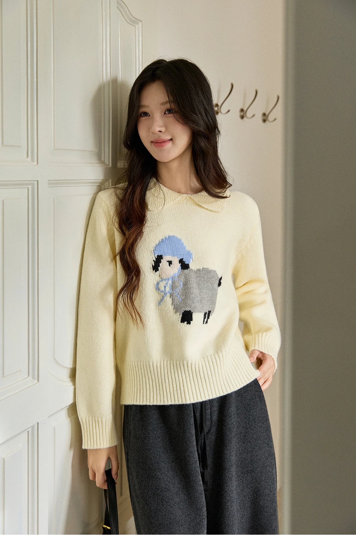 MISHOW Women's Beige White Knitted Sweater 2025 Autumn Winter Round Collar Sheep Pattern Loose Warm Pullover Sweaters MXE94Z2962
