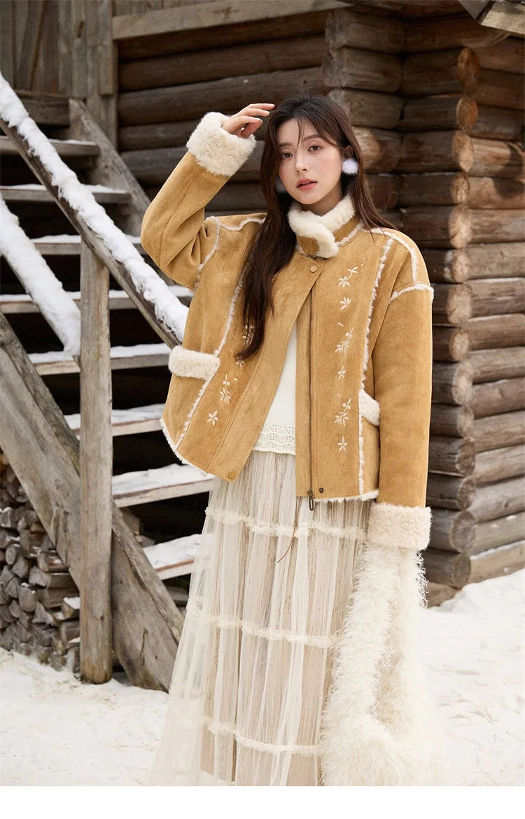 MISHOW Woman Elegant Jacktes 2025 Winter Floral Embroidered Fur Sheath Coat Retro Commute Plush Lapel Warm Short Coat MXE87W0918