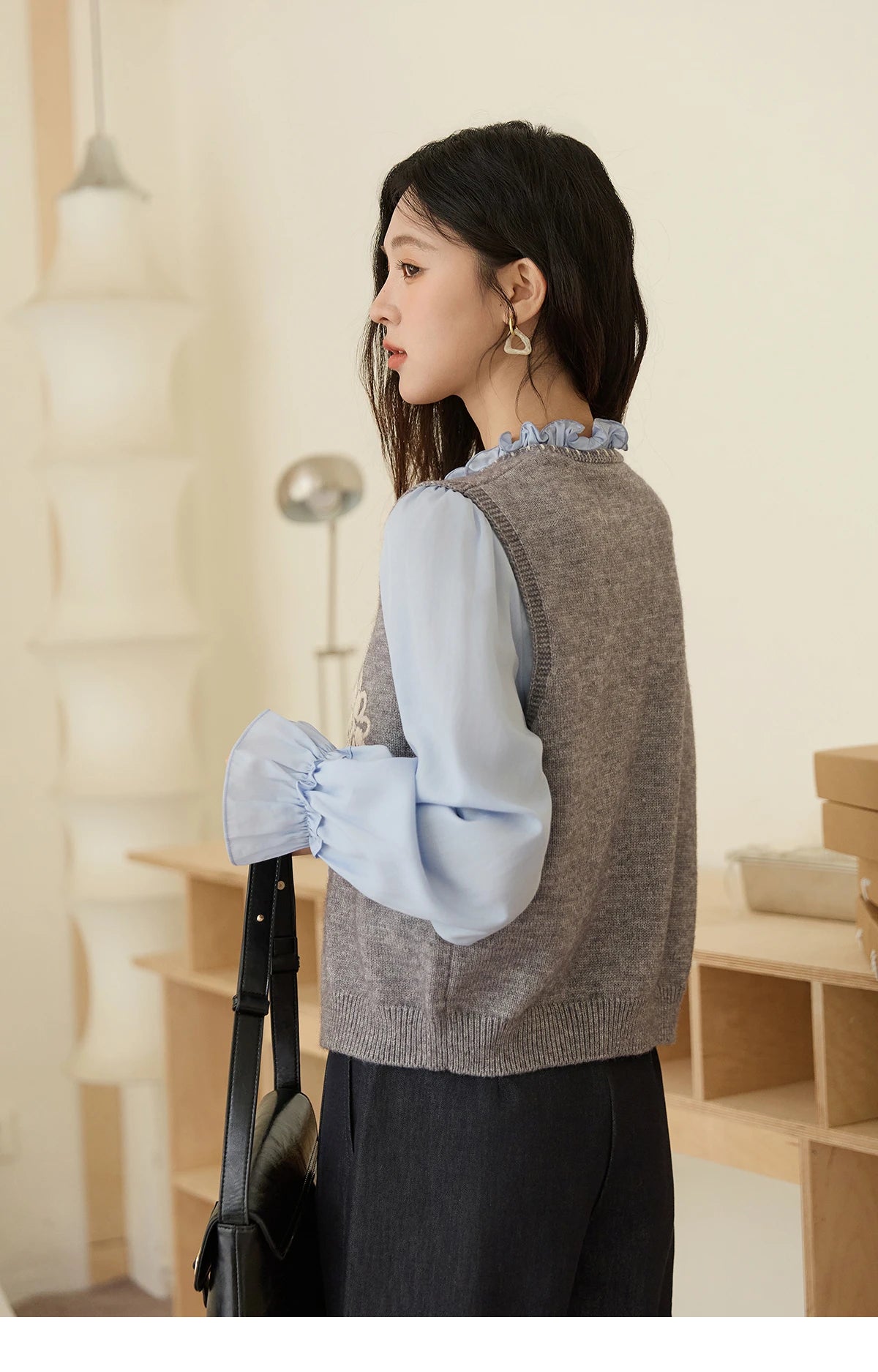 MISHOW Women's Knitted Vests 2025 Autumn Solid Embroidered Vest V-neck Tie Short Loose Outerwear Versatile Knit Top MXE45Z1397