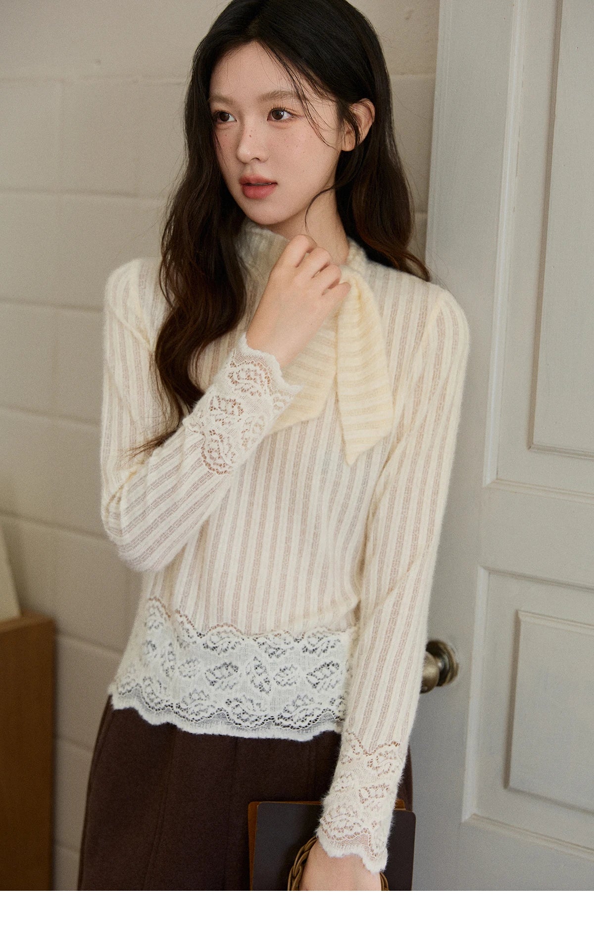 MISHOW French Lace-up Bottom Tops Women Autumn Winter 2025 Korean Vertical Stripe Knitted Top Thickened Interior Tops MXE92Z2797