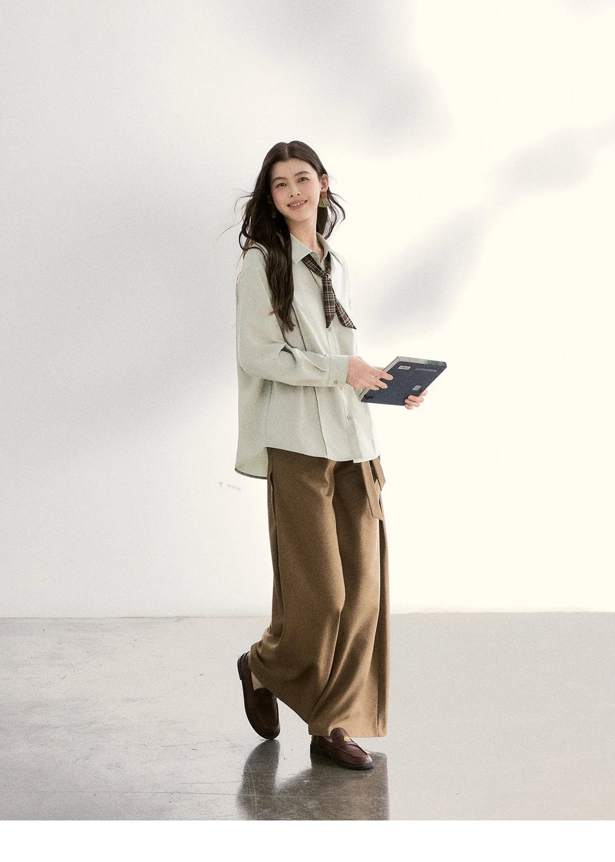 MISHOW Women's Strap Design Brown Wide Leg Pants Spring High Waist Back Elastic Waist Pants Casual Loose Trousers MXF11K1134