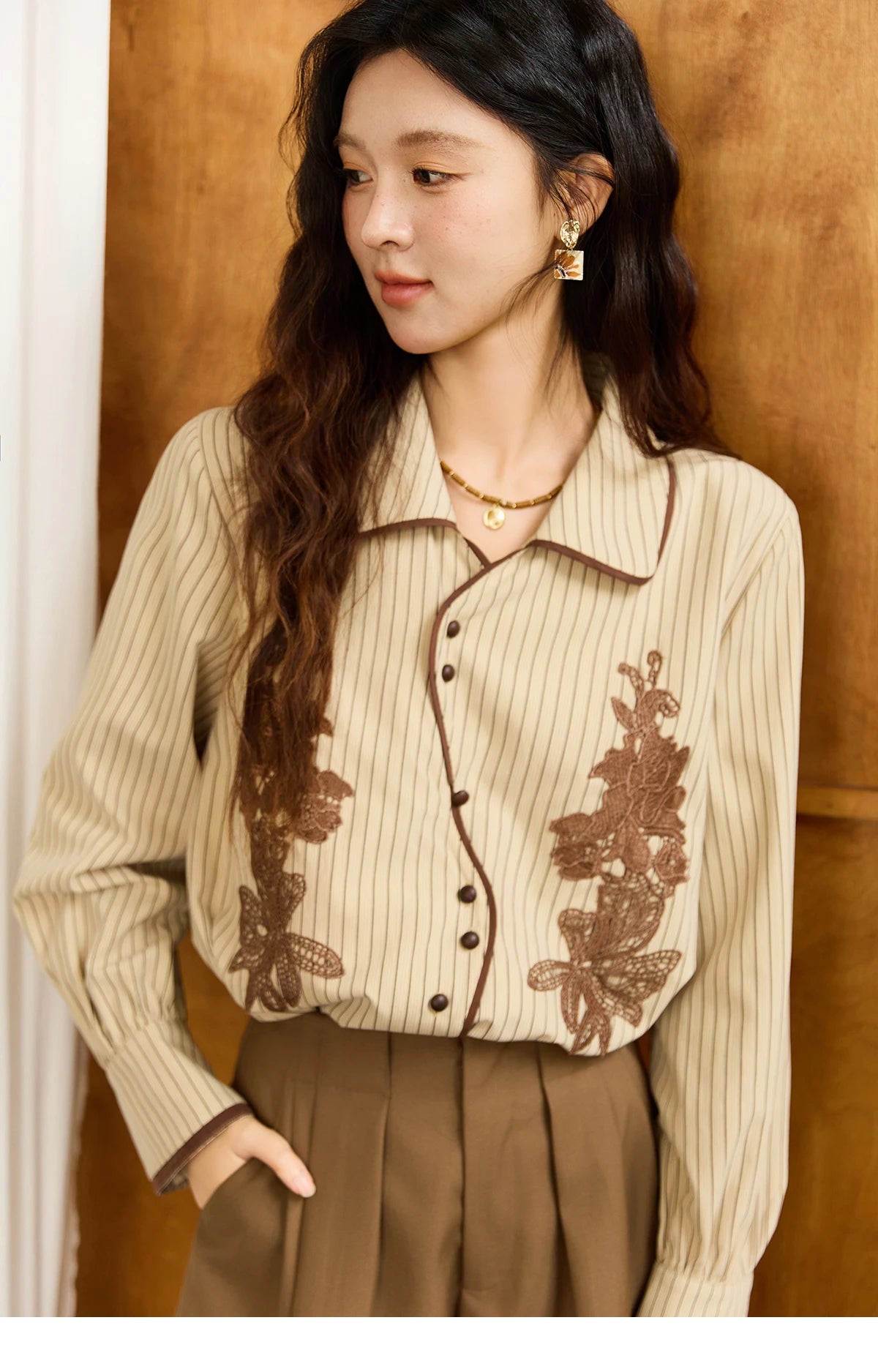 MISHOW Khaki Brushed Striped Shirt 2025 Autumn Vintage Lace Embroidered Long Sleeved Shirts Asymmetric Placket Top MXE45C2402