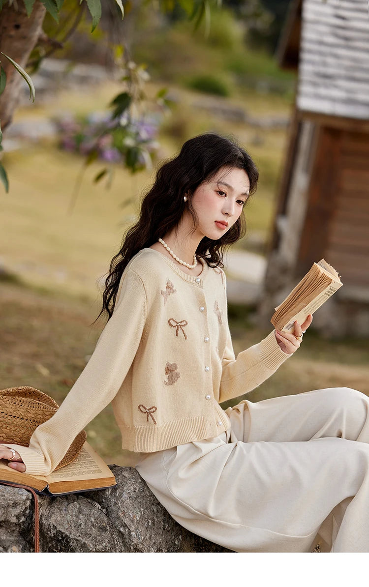 MISHOW Dog Bow Jacquard Knitted Sweater 2025 Spring Yellow Single Row Pearl Button Top Round Neck Elegant Sweaters MXE13Z1197