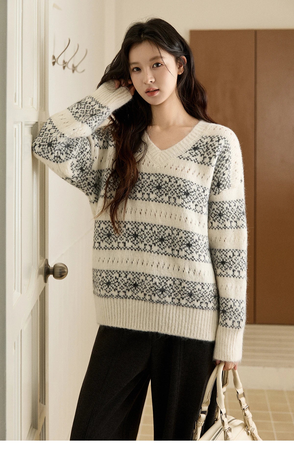 MISHOW Women's Fair Isle Knitted Sweater 2025 Winter V-neck Wool Blend Casual Tops Removable Hood Warm Loose Sweaters MXE94Z2979