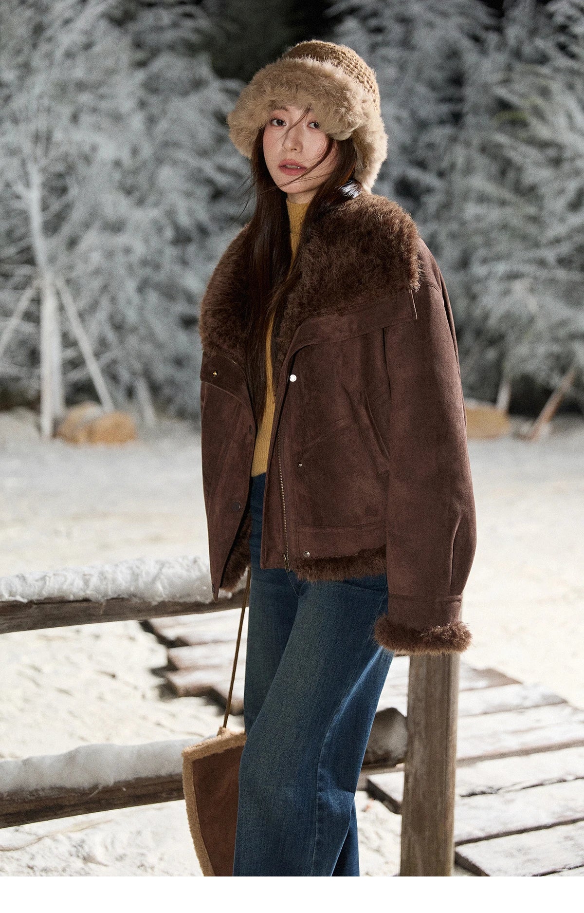 MISHOW Women's Blue Jacket 2025 Winter Blue Plush Turn-down Collar Zip-up Coat Fashion Casual Warm Loose Coat Woman MXE87W0917