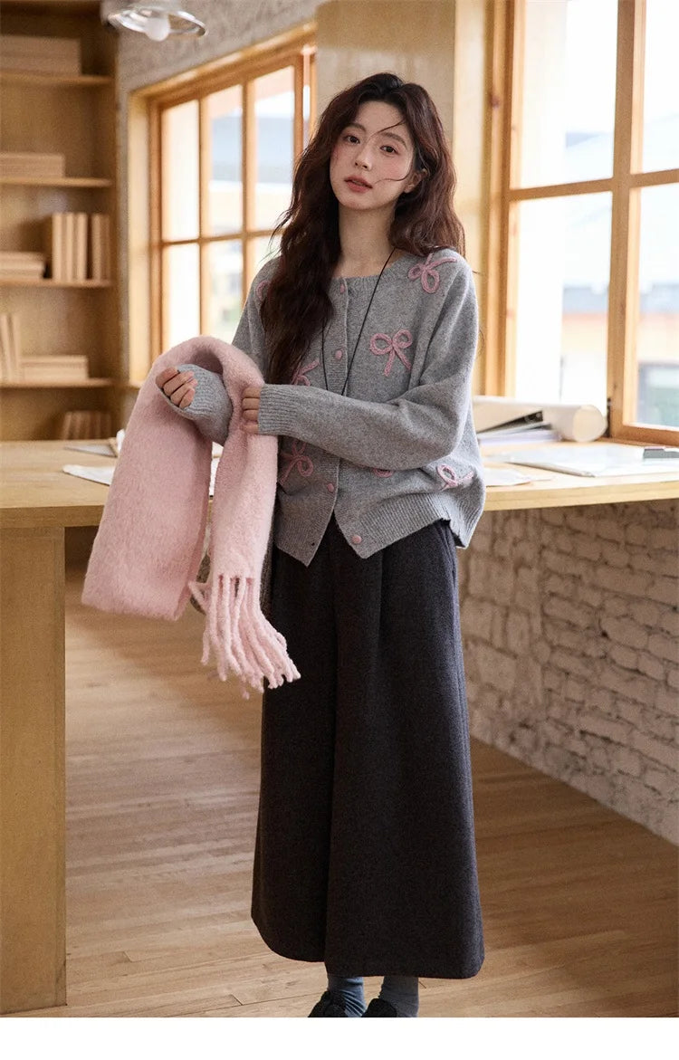 MISHOW Women's Pants 2025 Fashion Gray Wool Wide-leg Pants High-waisted Cropped Retro Style Commuting Pants Warm MXE90K1128