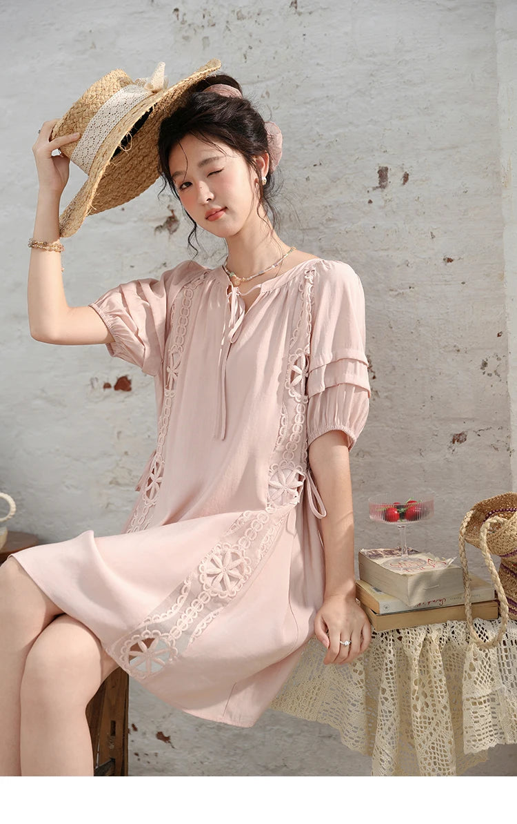 MISHOW Vacation Tea Break Sweet Dress 2024 Summer French Temperament Hollowed Out Dresses Embroidered Lace-up Dress MXD30L1950