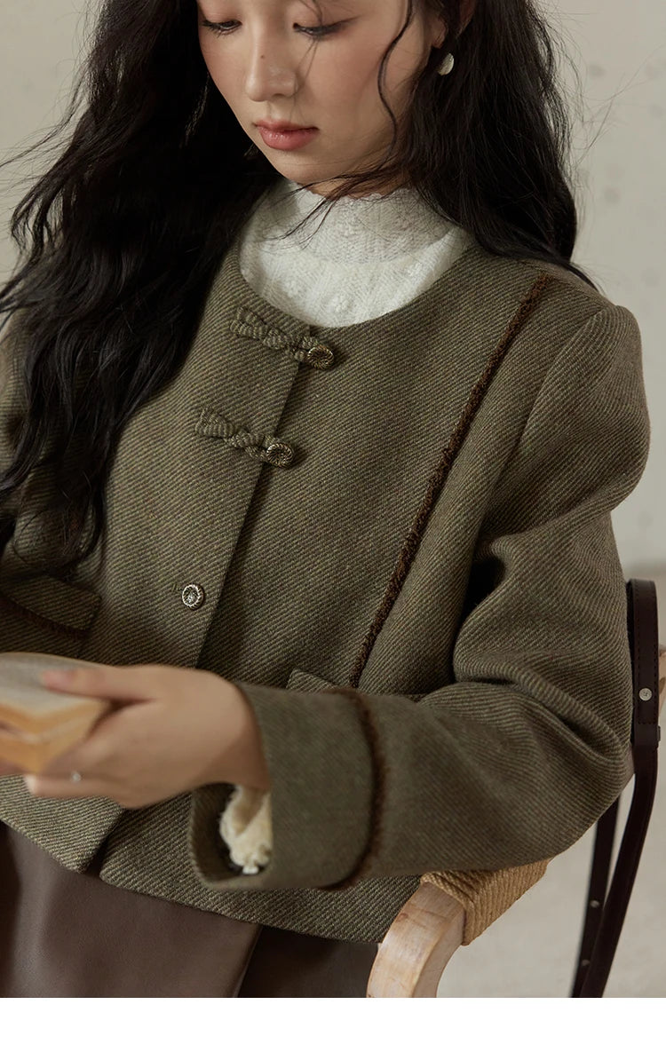 MISHOW Fashion Plaid Tweed Coat Women Premium Elegant Gentle Tweed Jacket Single Breasted Long Sleeve Loose Short Top MXD46W0449