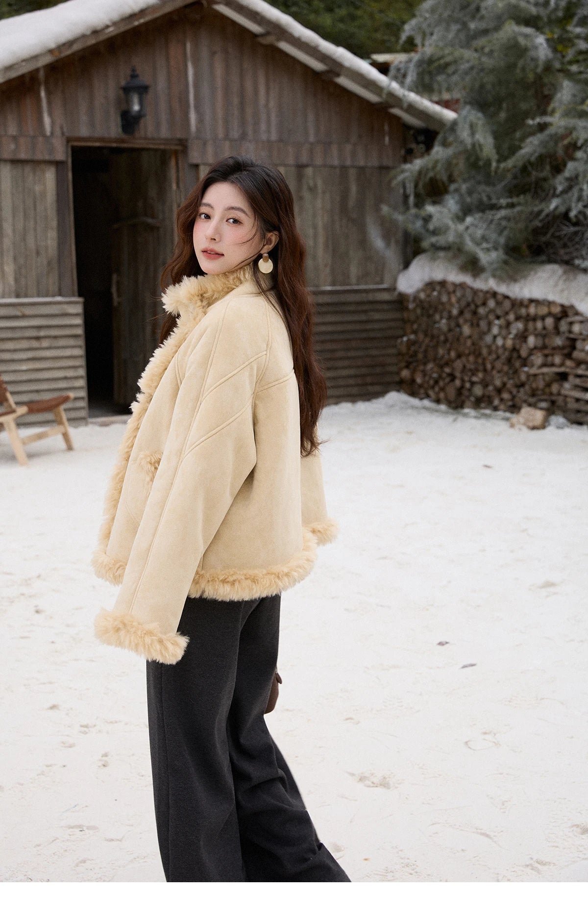 MISHOW Woman Yellow Jacket 2025 Warm Stand-up Collar Suede Coat Winter Shearling and Fur Trim Loose Thickened Coat MXE92W1017