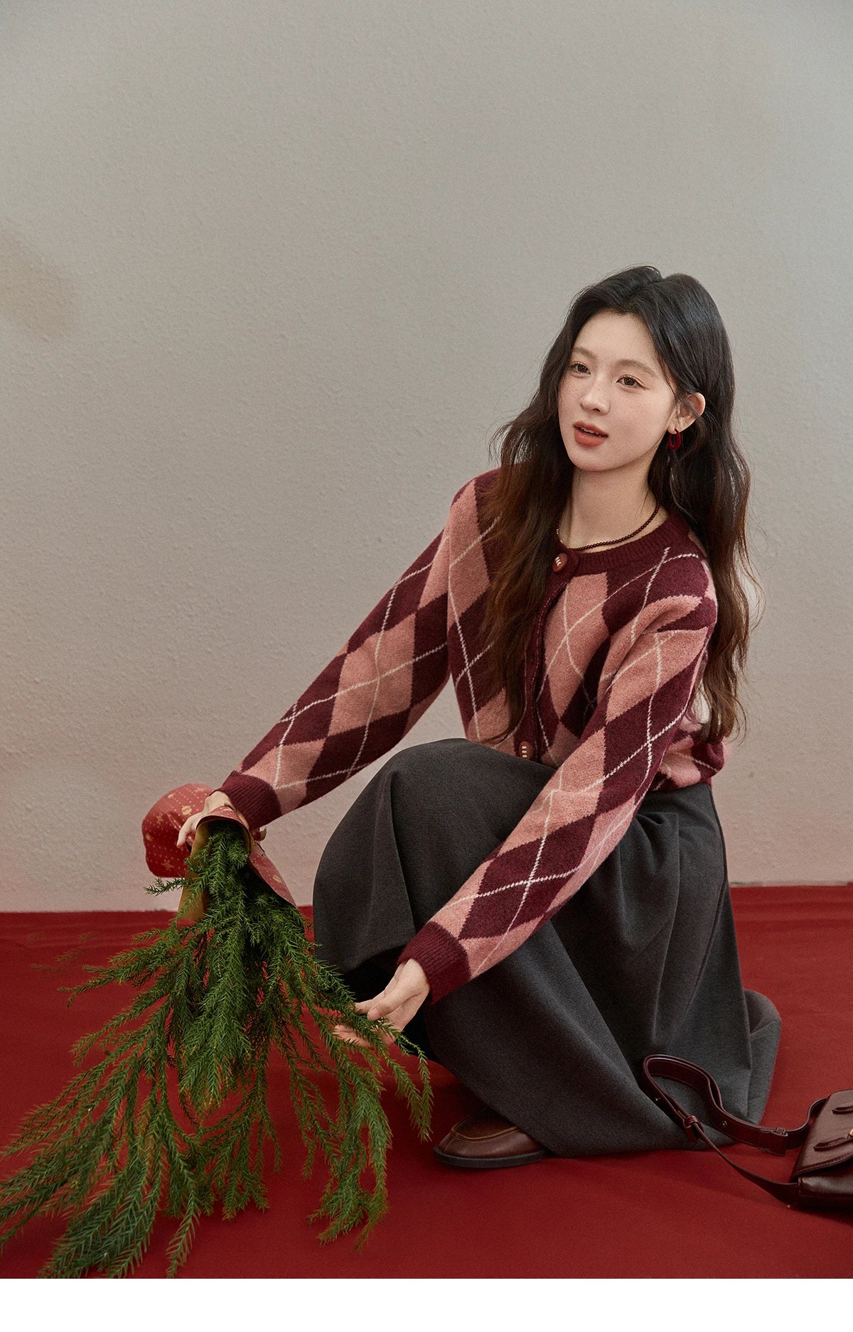 MISHOW Christmas Retro Diamond Grid Sweater Cardigan for Women 2025 Winter O-neck Contrasting Thick Knitted Sweaters MXE91Z2773