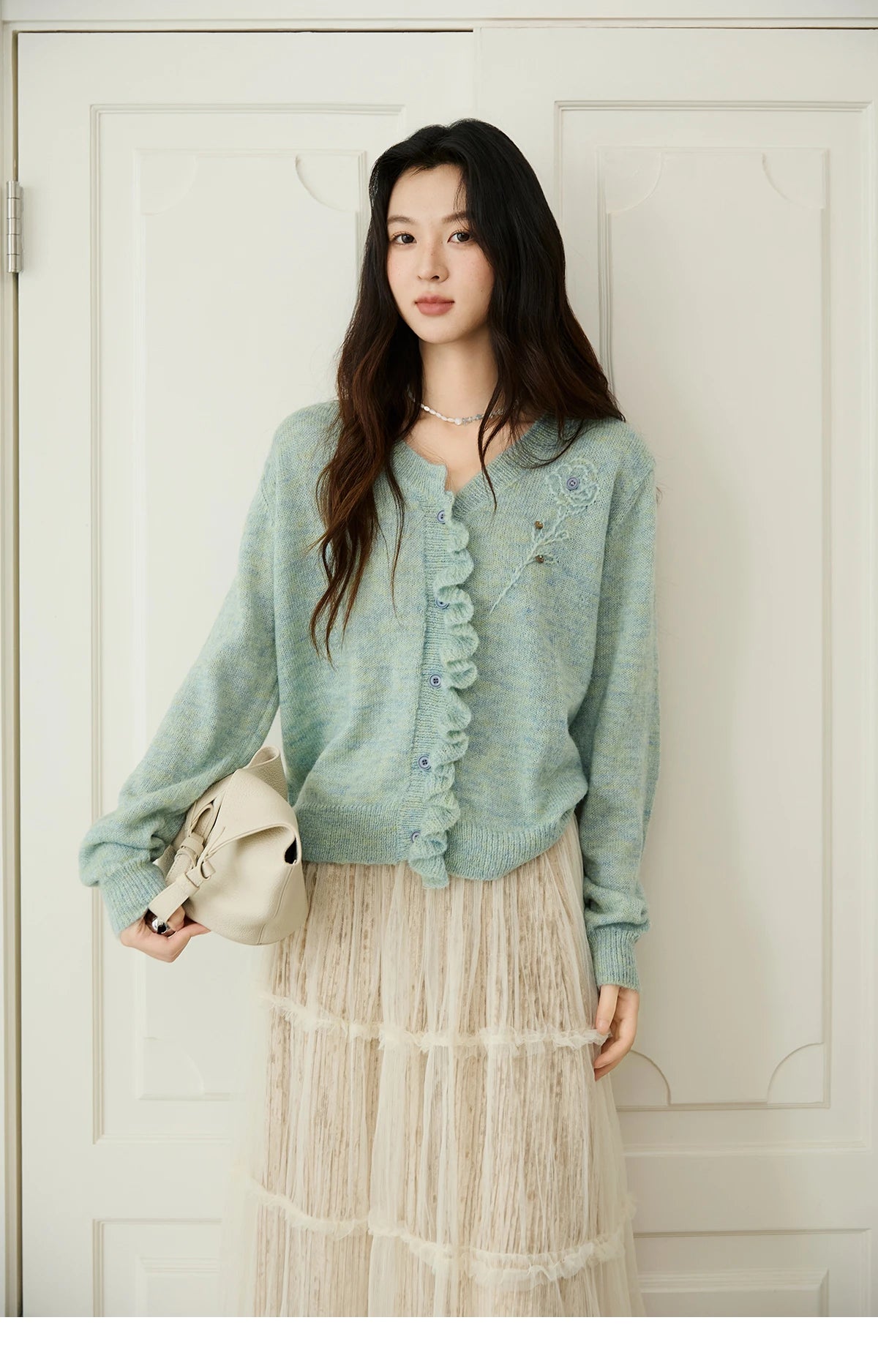 MISHOW Knitted Cardigan Women 2025 Autumn French Style Flower Embroidered V-neck Cardigan Luxury Long-sleeved Top MXE47Z2498