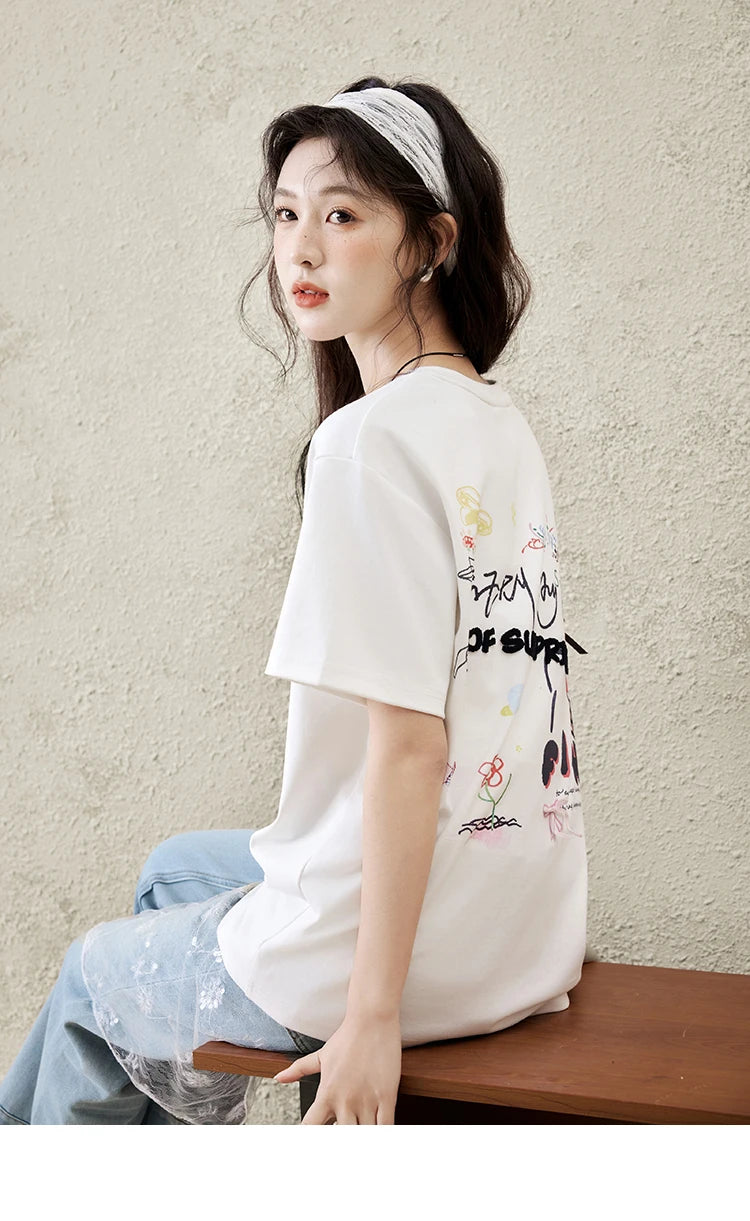 MISHOW Casual Graffiti T-shirt Women Summer 2025 Short Sleeve Round Neck Loose Shirts Female New Fashion Tops Lady MXE15T0475