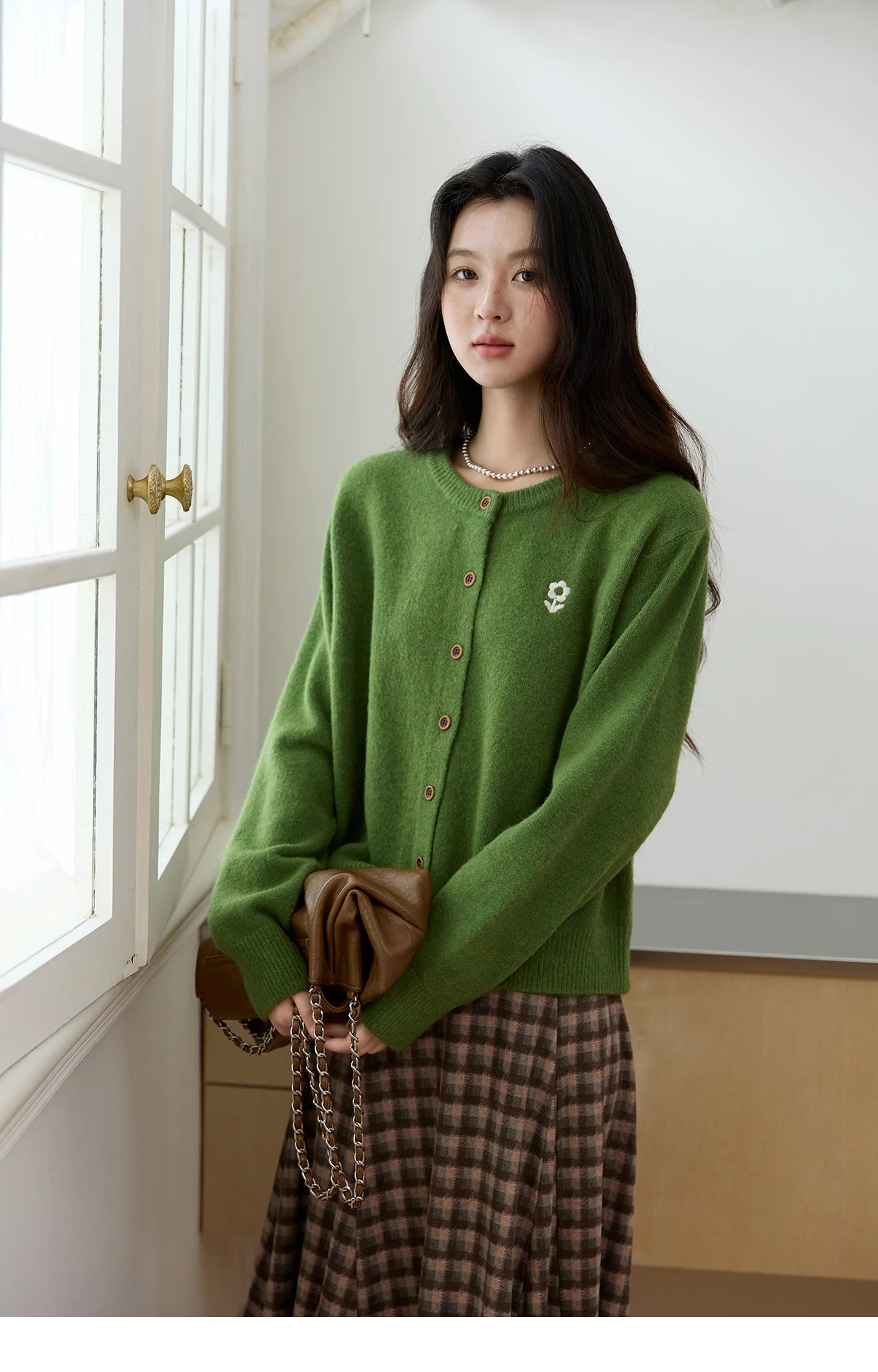 MISHOW Retro Flower Embroidery Cardigan for Women 2025 Round Neck Single Breasted Buckle Loose Knit Autumn Cardigan MXE46Z2588