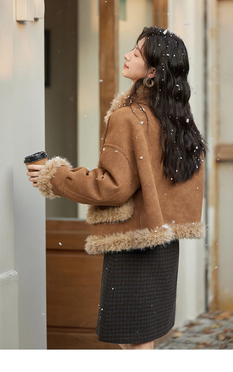 MISHOW American Vintage Faux Fur Jacket Women 2024 Winter Warm Thickened Turn Down Collar Fur One Reversible Jacket MXD55W0648