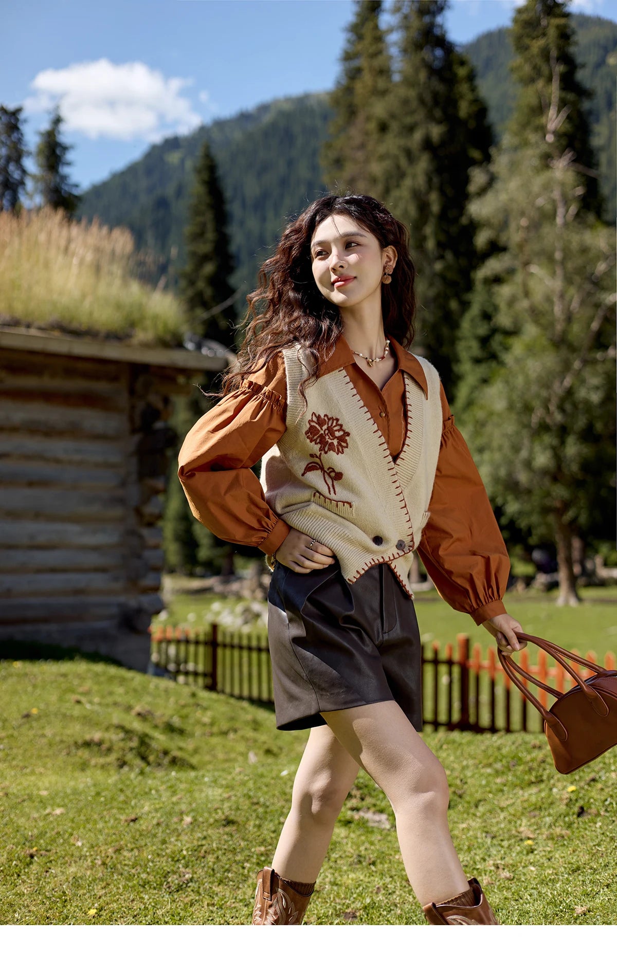 MISHOW Sleeveless Knitted Sweater Vest 2024 Autumn Arctic Velvet Sweater V-neck Towel Embroidered Hook Flower Tops MXD42Z0701