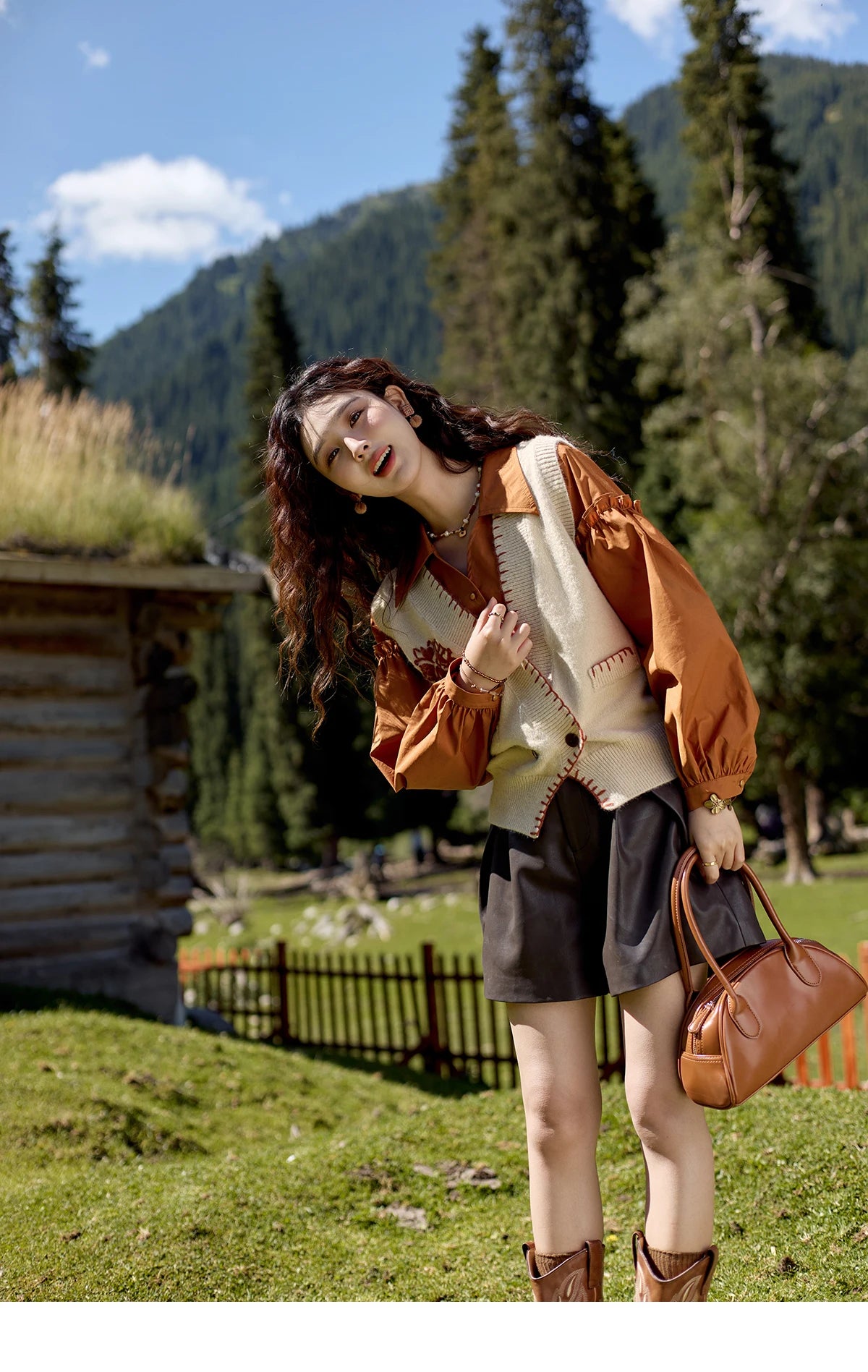 MISHOW Sleeveless Knitted Sweater Vest 2024 Autumn Arctic Velvet Sweater V-neck Towel Embroidered Hook Flower Tops MXD42Z0701