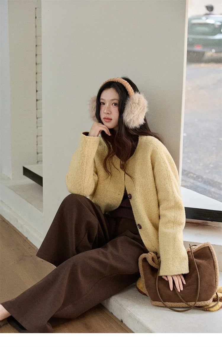 MISHOW Women's Brown Jacket 2025 Winter Retro Warm Round Neck Wool Quilted Coat Commute Short Loose Thick Coat Woman MXE87W0935