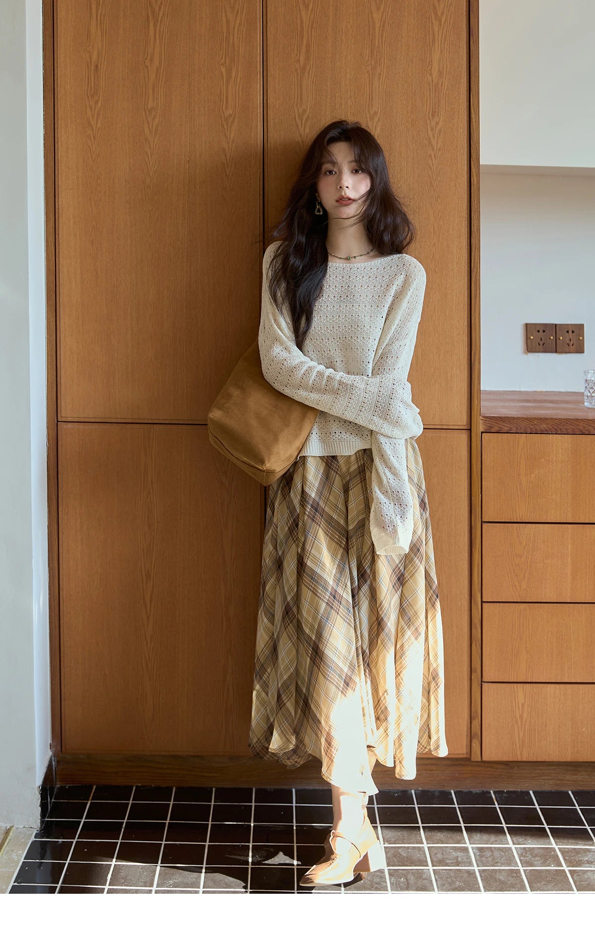 MISHOW Coffee Plaid Skirt 2025 Autumn Asymmetrical Hem Skirts Female Retro Side Zipper Commuting A-line Midi Skirt MXE42B2377