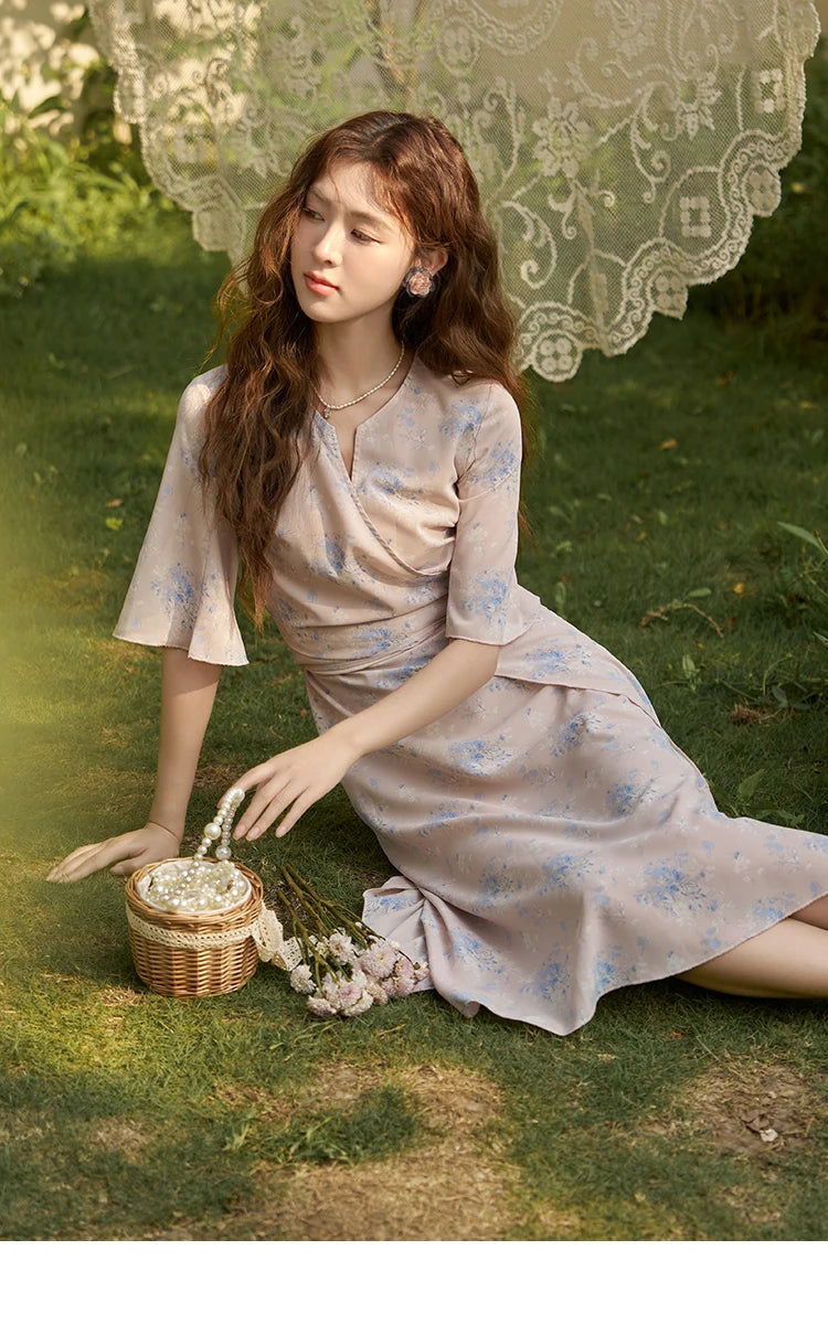 MISHOW Floral Puff Sleeve Dress for Women Summer French A-line V-Neck Lace-up Side Slit Temperament Tea Break Dresses MXC38L1413