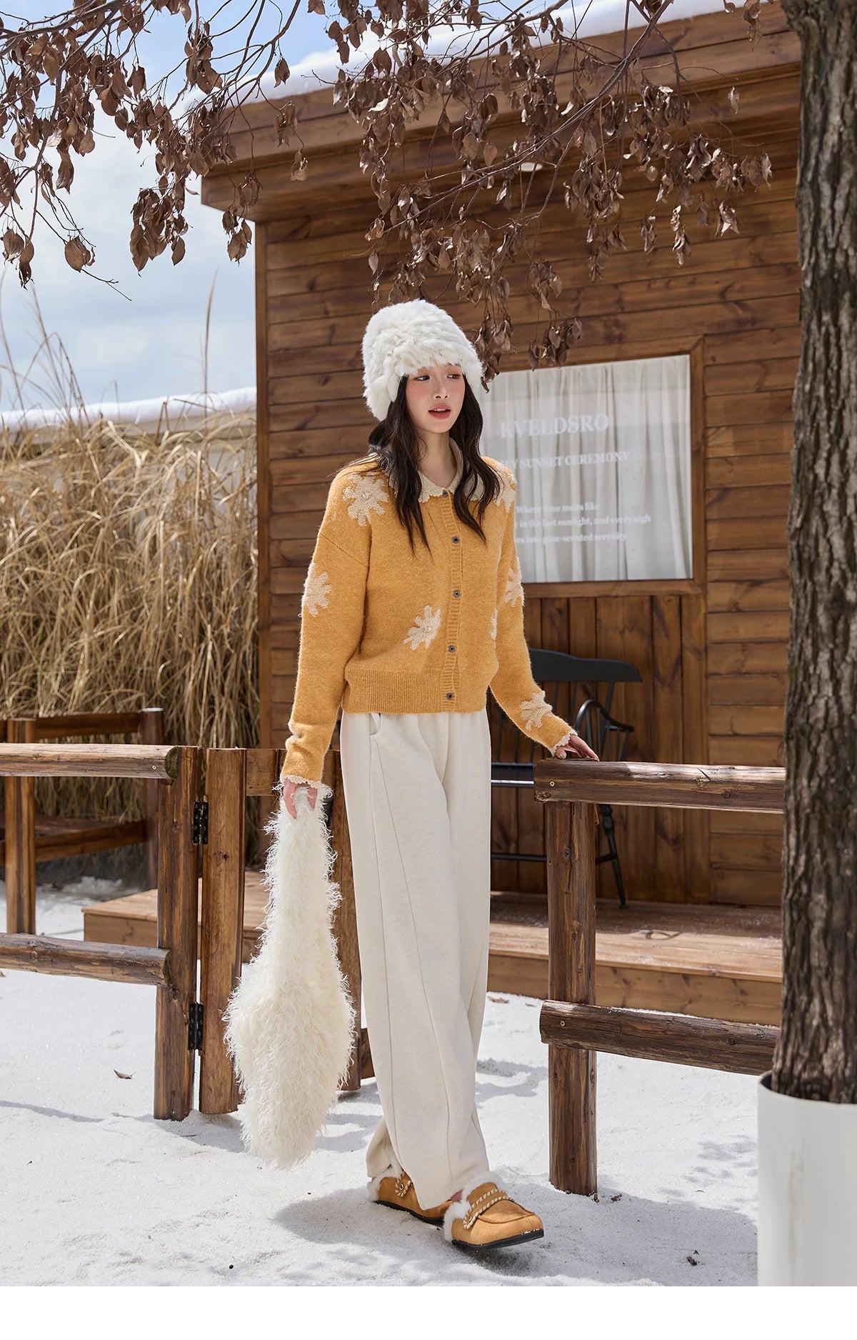 MISHOW Yellow Retro Jacquard Cardigan Women 2025 Autumn Winter Lazy Style Turn-down Collar Loose Sweater Office Lady MXE88Z2691