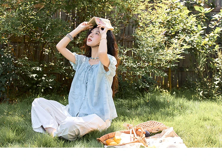 MISHOW Embroidery Flower Shirt for Women 2025 Summer New Fashion Loose Puff Sleeve Round Neck Top Female Clothing MXE39X1922