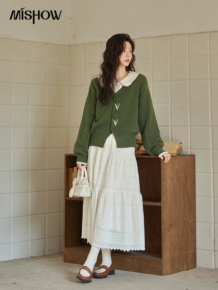 MISHOW Cardigan V-neck Women Three-Dimensional Flowers 2024 Fall Gentle Soft Knitted Sweaters Women Short Tops MXD36Z0894