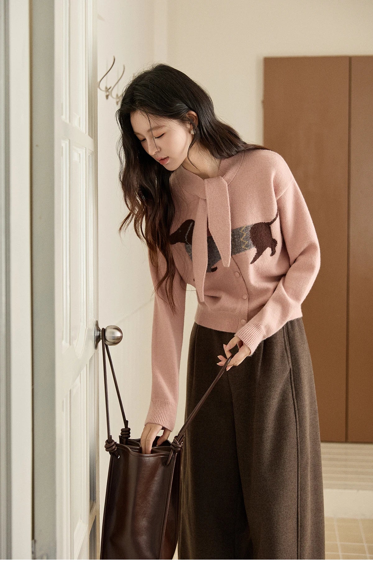 MISHOW Women's Pink Knit Cardigan 2025 Autumn Winter Dachshund Pattern Bow Collar Sweaters Single-breasted Loose Tops MXE94Z2997