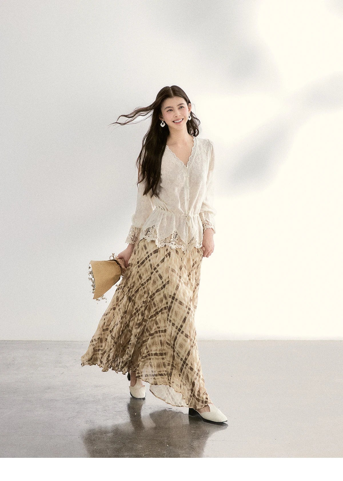 MISHOW Women's Lace V Neck Long Sleeve Shirts 2026 Spring Drawstring Waist Ruffled Hem Casual Loose Apricot Blouse MXF108X0998