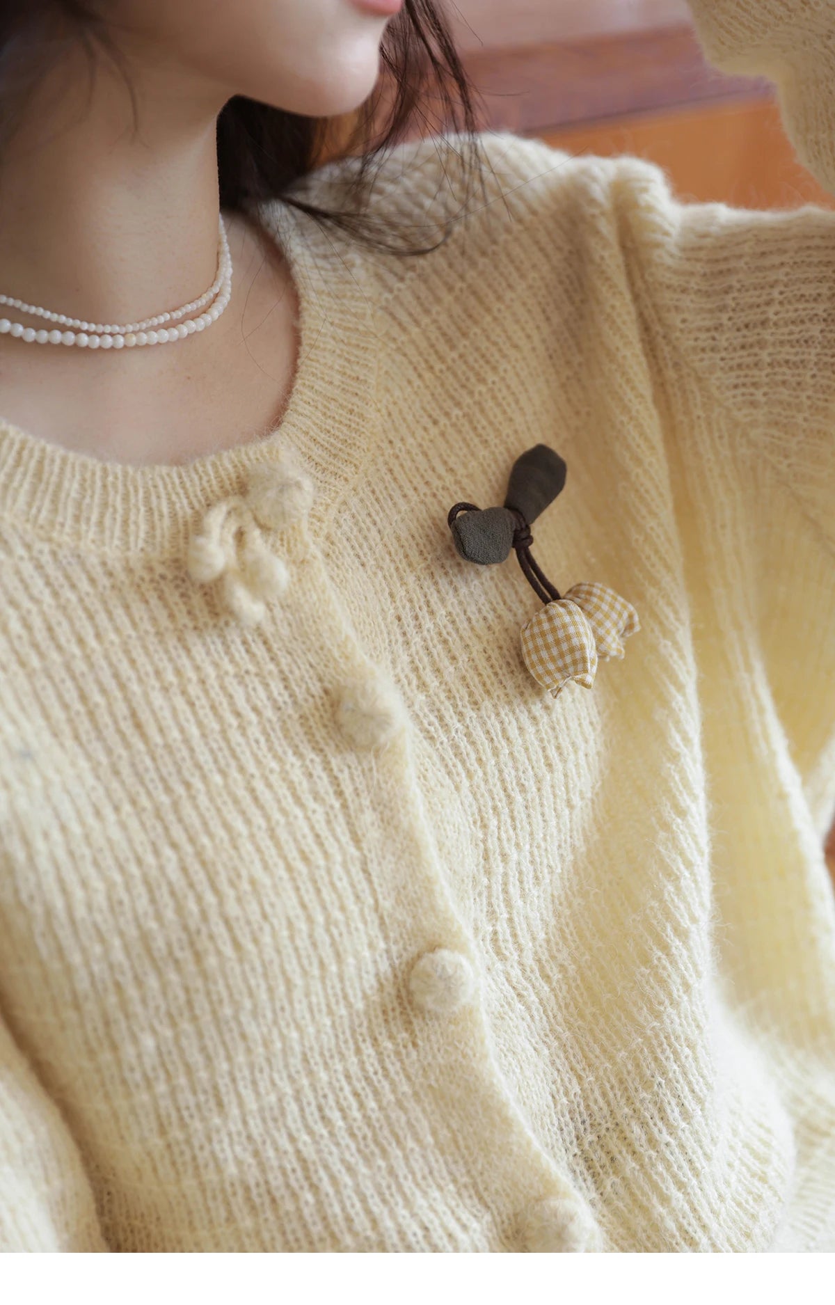 MISHOW Women's Knit Cardigan 2025 Autumn Elegant Camellia Brooch Round Neck Long-Sleeve Top Solid Commute Outerwear MXE44Z1390