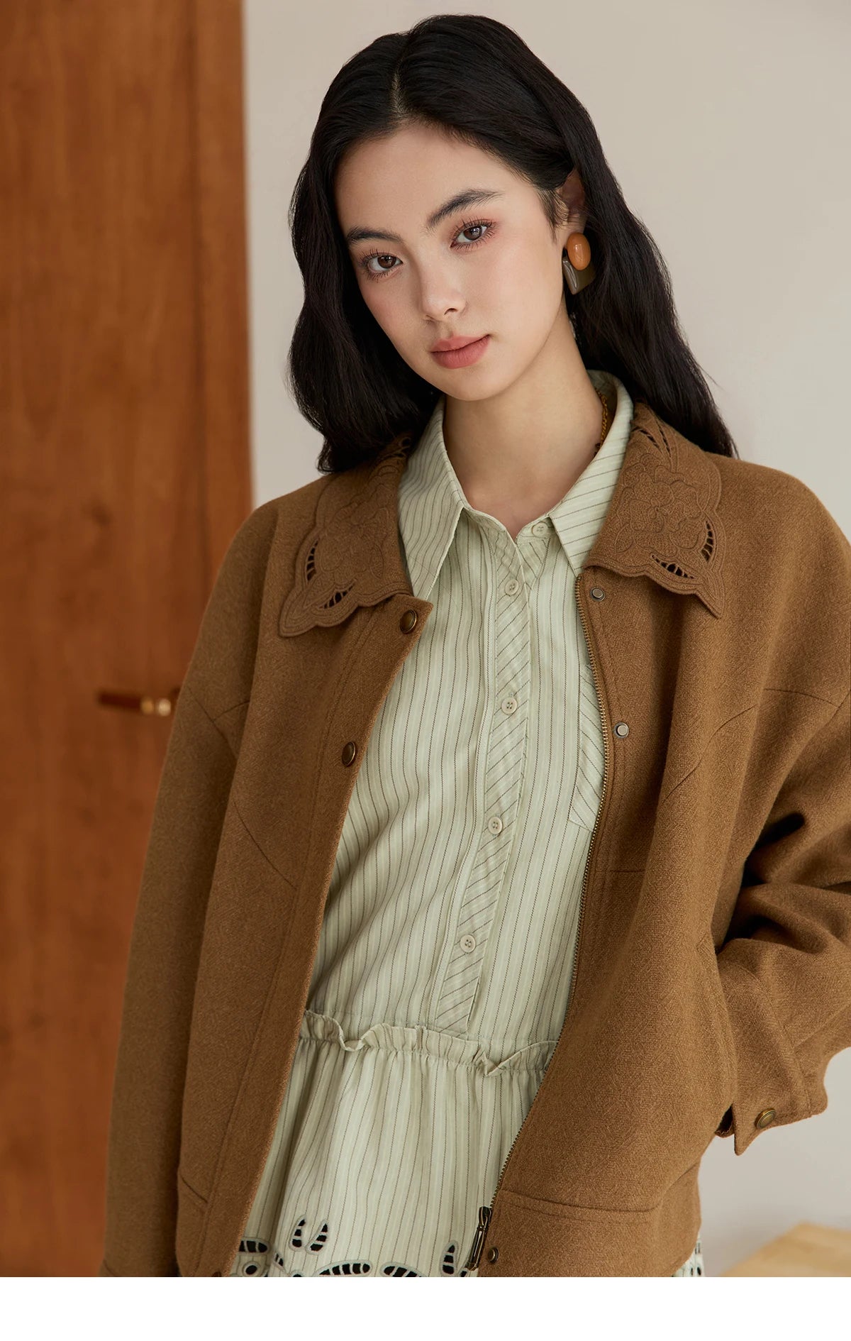 MISHOW Brown Woolen Coat for Women 2025 Winter Hollow Out Embroidery Turn Down Collar Retro Short Loose Casual Coat MXE49W0856