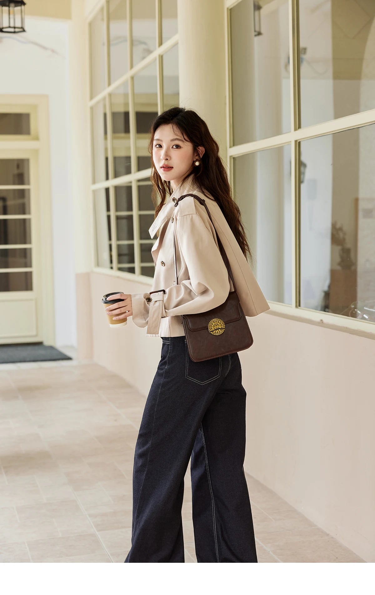 MISHOW Women's Short Fragrant Windbreaker Jacket 2024 Autumn Korean Stand Collar Double Row Placke Trench Streetwear MXD42W0386