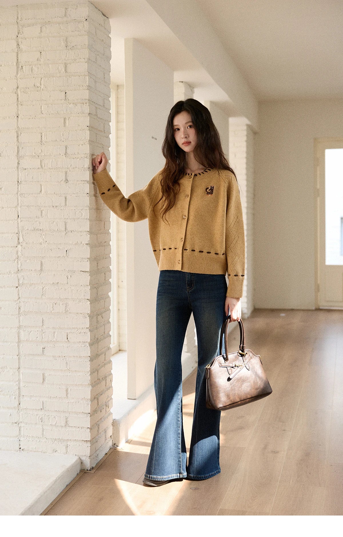 MISHOW Winter Knit Women's Cardigan 2025 New Little Fox Embroidered Sweater Retro Orange Loose Long-sleeved Tops MXE88Z2598